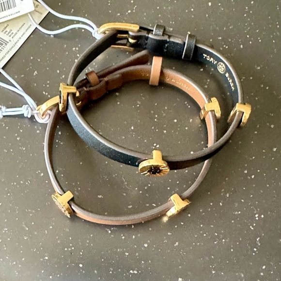 Tory Burch- Britten Enamel Single Strap Leather Bracelet, in Brown or Black - Picture 2 of 3